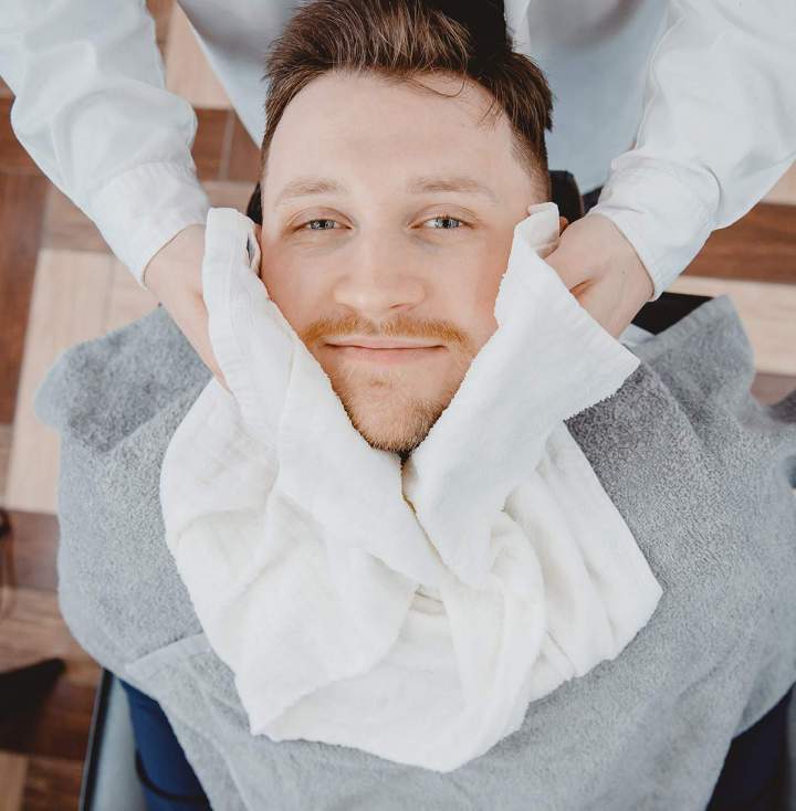 Rasage à la serviette chaude Québec